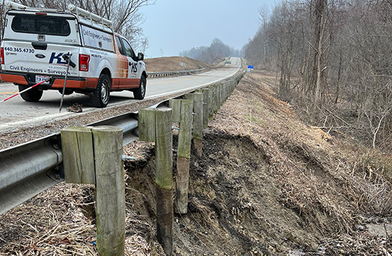 ATB531TruckNearBluff